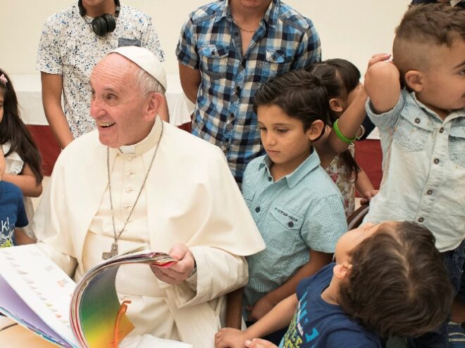 10 anni ricchi di sorprese. Papa Francesco, l’unico vero leader mondiale